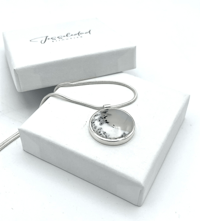 Pendentif merlinite 