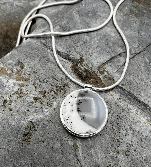 Pendentif merlinite 