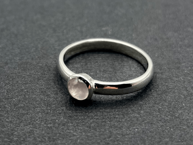 Bague classique quartz rose