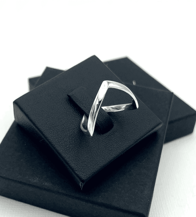 Bague wishbone