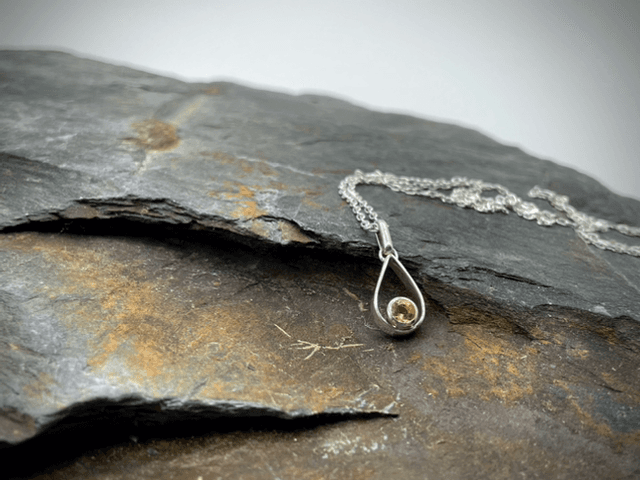 Pendentif goutte